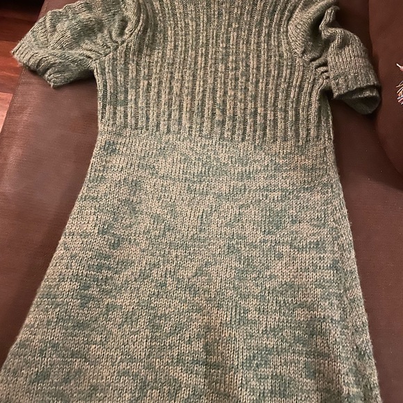 Woman - Picture 4 of 6